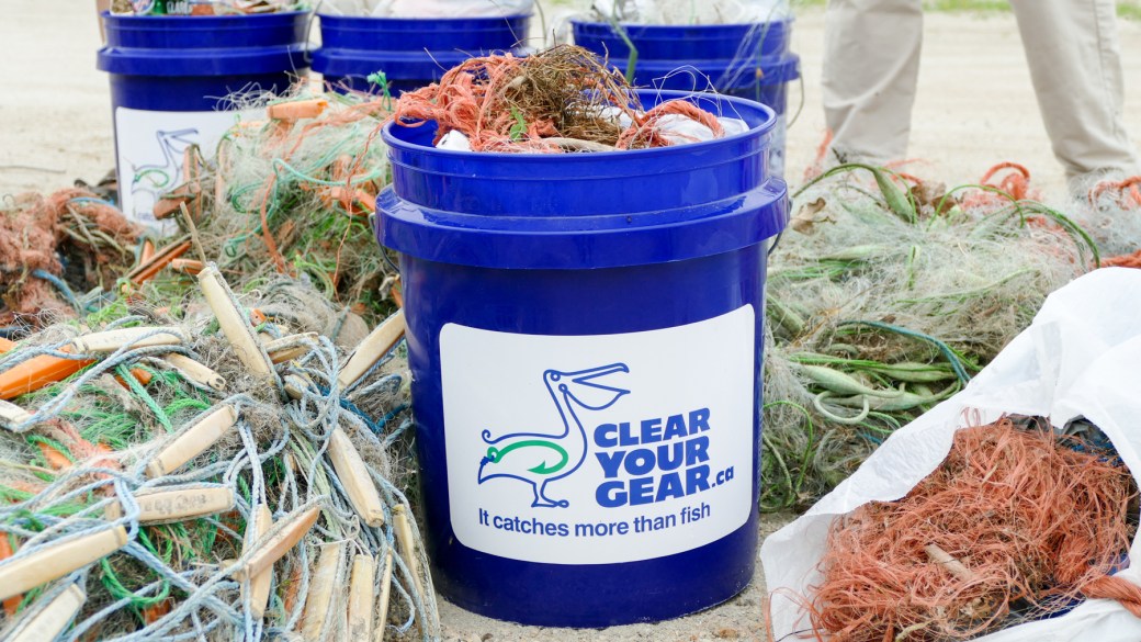 Shoreline cleanup-Lake Manitoba-MB-000-LARGE-CROP-SMALL-Lynnea A Parker-1110629