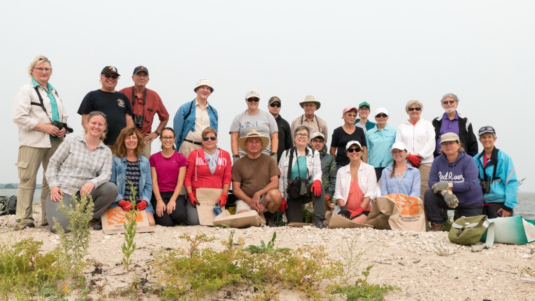 Weed Pull-Riverton Sandy Bar IBA-MB-000-SMALL-Lynnea A Parker-1110879